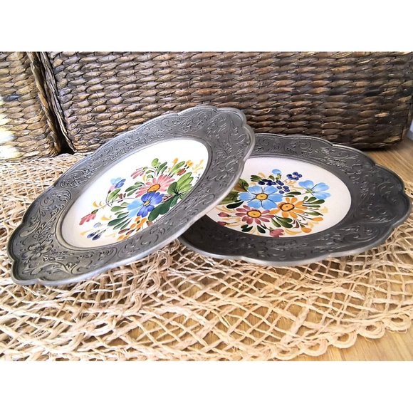 SET/2 Vintage Plates in Pewter Frames, Hand Painted Floral Bouquets, EUC - Picture 2 of 10